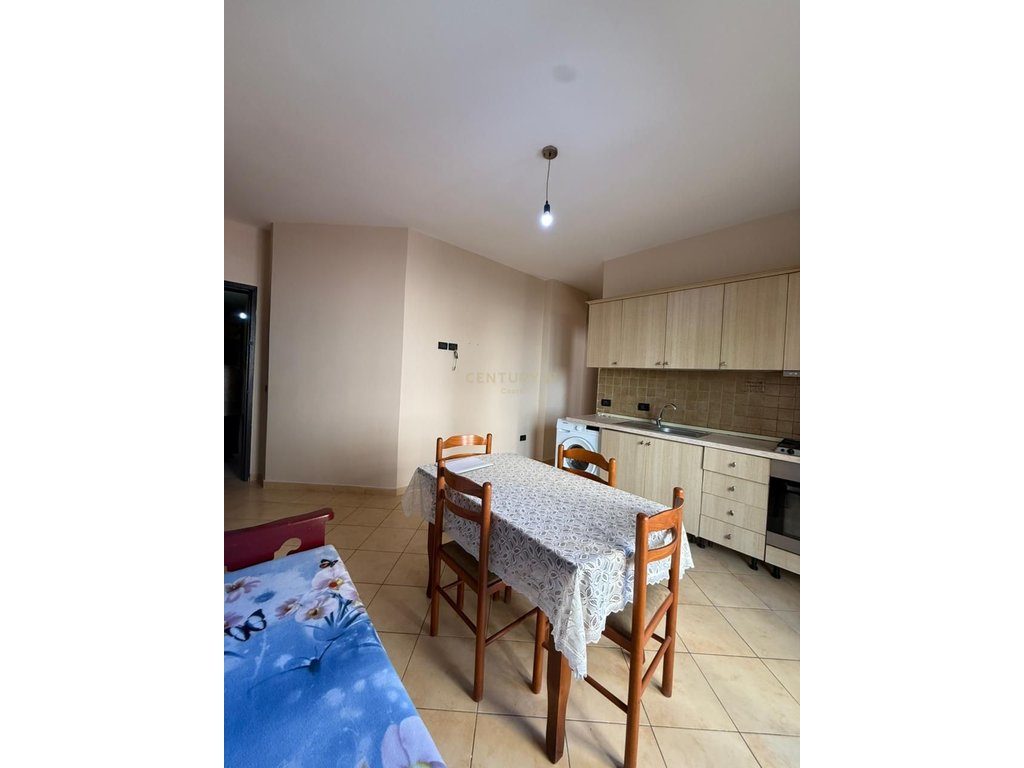 SHITET APARTAMENT 1+1+2  NE LUNGOMARE 1 PRANE SHKOLLES SE "MARINES"