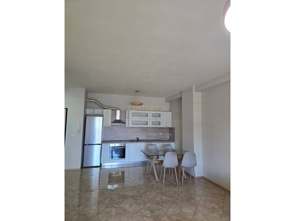 Jepet me qira Apartament 2+1
 Bulevardi i Ri "Karl Gega"