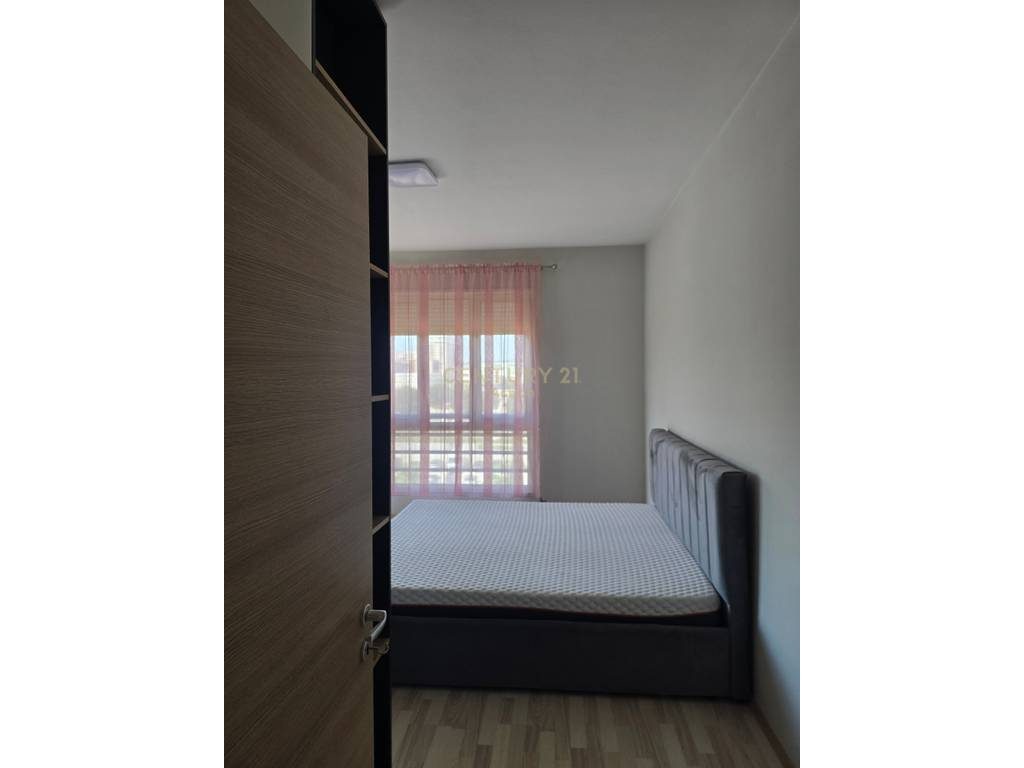 Jepet me qira Apartament 2+1
 Bulevardi i Ri "Karl Gega"