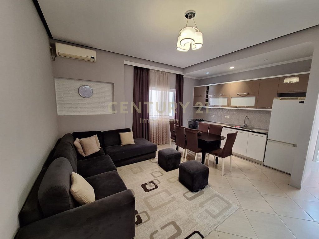 Apartament 2+1 per qira ne Shkoze!