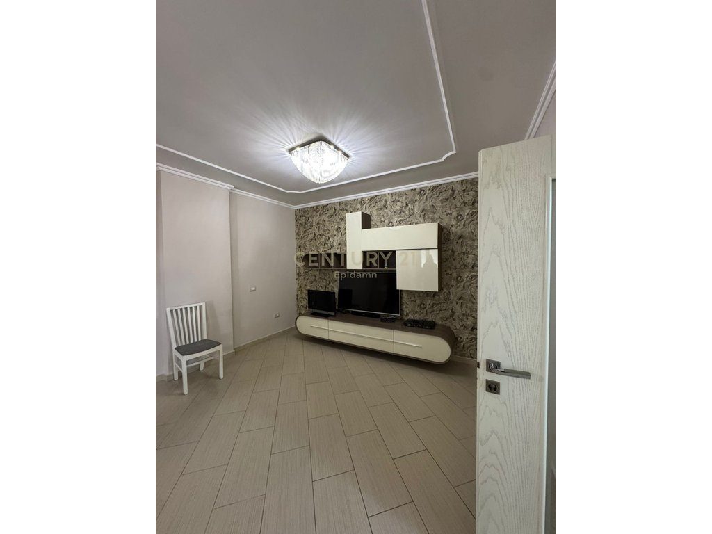 Apartament 2+1 Me Qira te Kazazi, Durres !