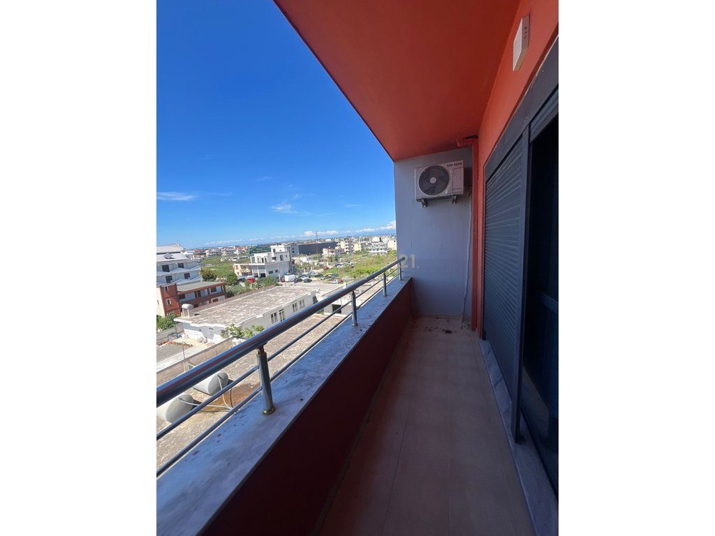 JEPET APARTAMENT 2+1 ME QERA NE ISH KENETE , DURRES !!!