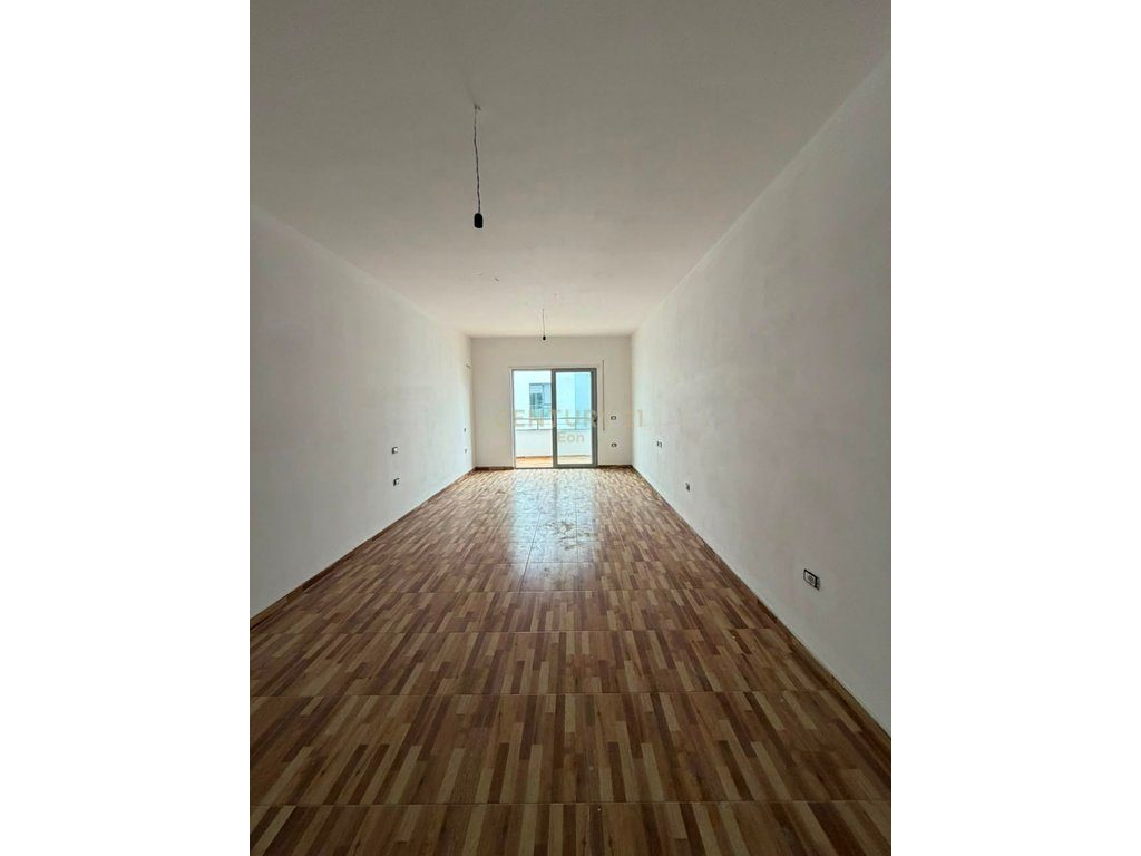 Apartament 1+1 Për Shitje tek Hotel Grint, Golem !