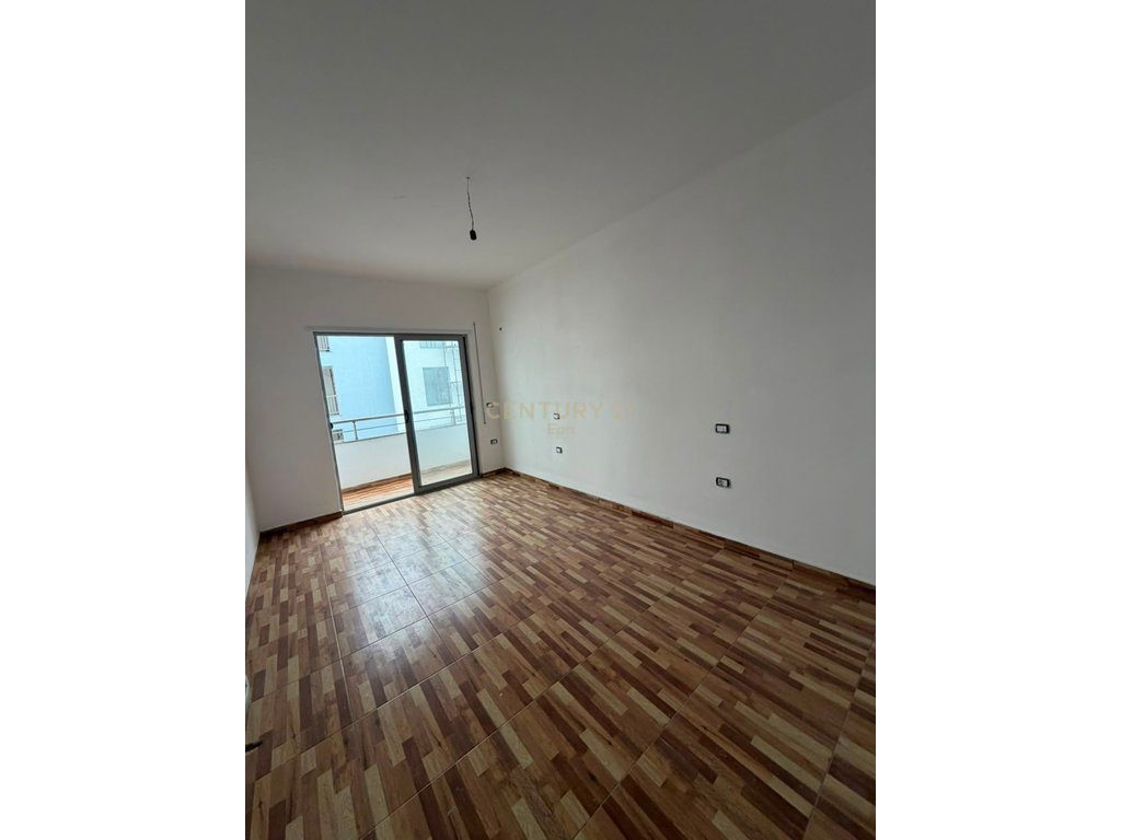 Apartament 1+1 Për Shitje tek Hotel Grint, Golem !