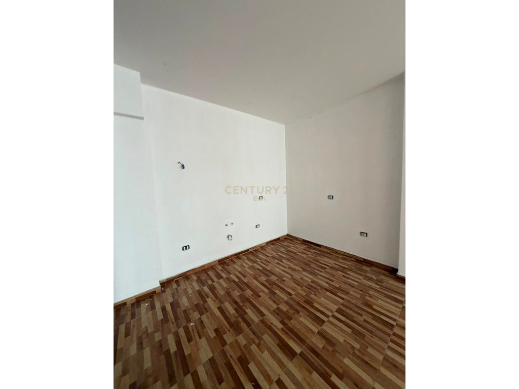 Apartament 1+1 Për Shitje tek Hotel Grint, Golem !
