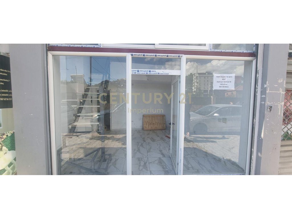 Jepet me Qera Ambient Biznesi 74 m² në Pallatet Çabej!