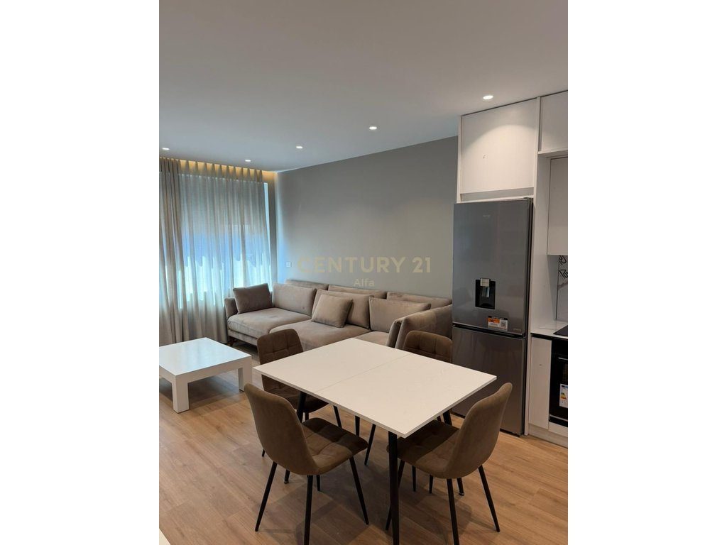Shitet apartament 1+1  i mobiluar në Kompleksin Xheluks,Rruga e Elbasanit!