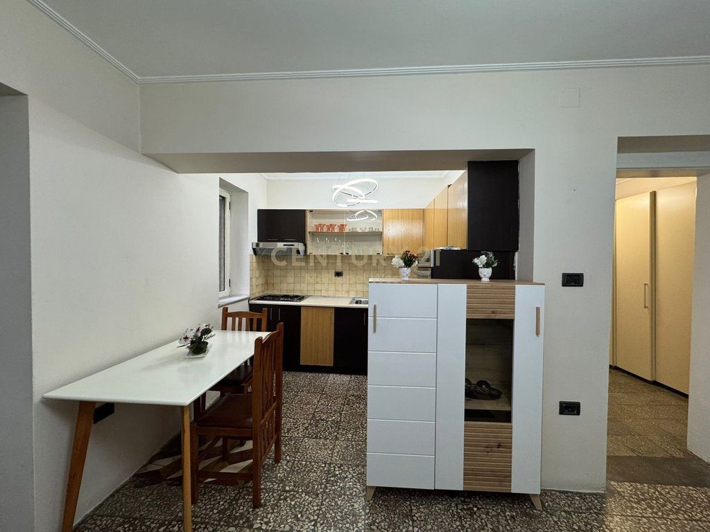 Shkolla e Baletit, apartament 1+1 me qira