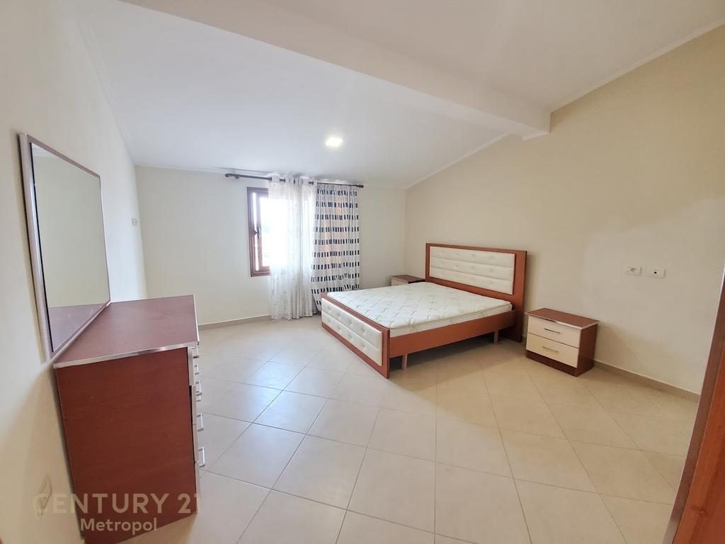 JAPIM ME QIRA APARTAMENT 3+1+2 NE KATIN 3 TE NJE VILE 3 KATESHE PRANE VILAVE GJERMANE!