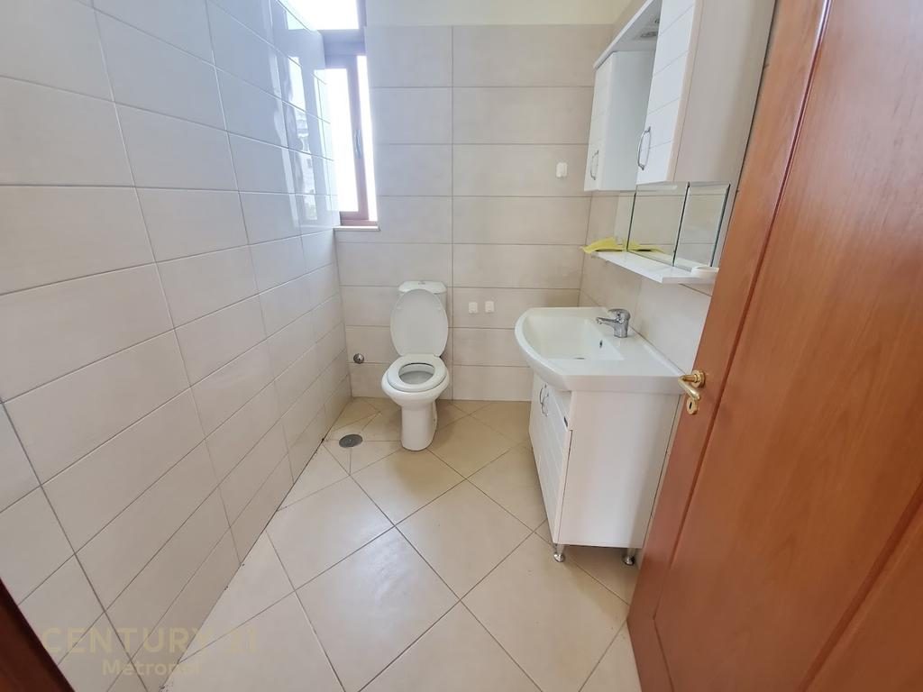 JAPIM ME QIRA APARTAMENT 3+1+2 NE KATIN 3 TE NJE VILE 3 KATESHE PRANE VILAVE GJERMANE!