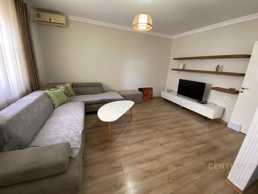 ME QIRA APARTAMENT 1+1 NE LAPRAKE