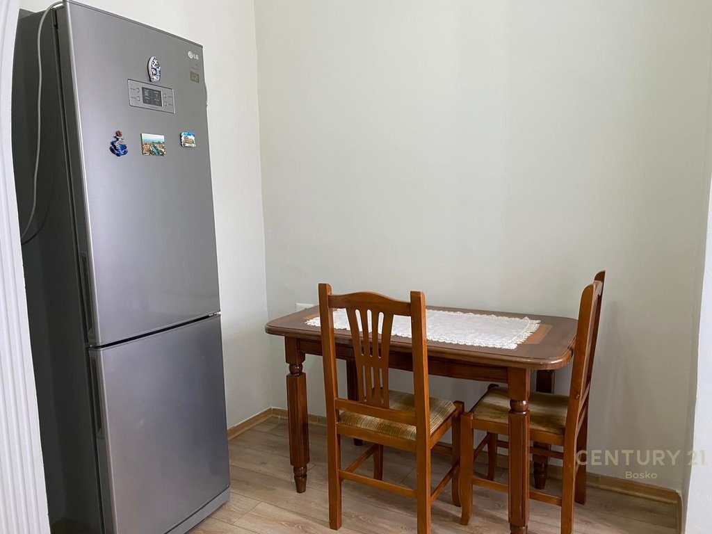 ME QIRA APARTAMENT 1+1 NE LAPRAKE