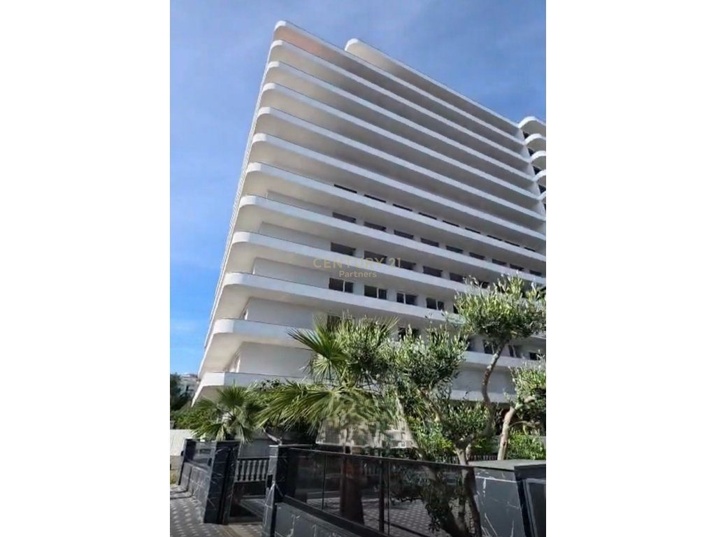 SHITET APARTAMENT 1+1 NË SHËNGJIN | VIJË E PARË ME DETIN