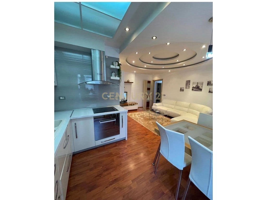 SHITET APARTAMENT 50M LARG DETIT TE SHKEMBI I KAVAJES, DURRES !!!
