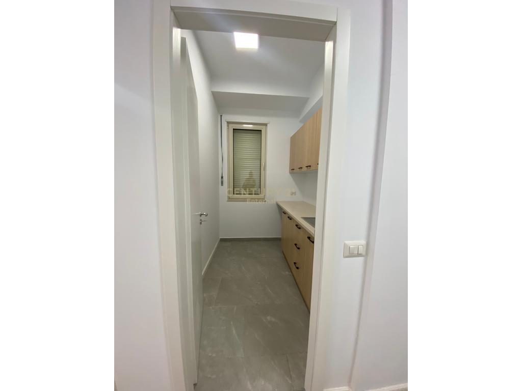 Zyre Per Qira ne Ish - Bllok