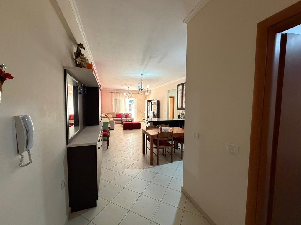 SARANDE, SHESIM APARTAMENT 2+1+2