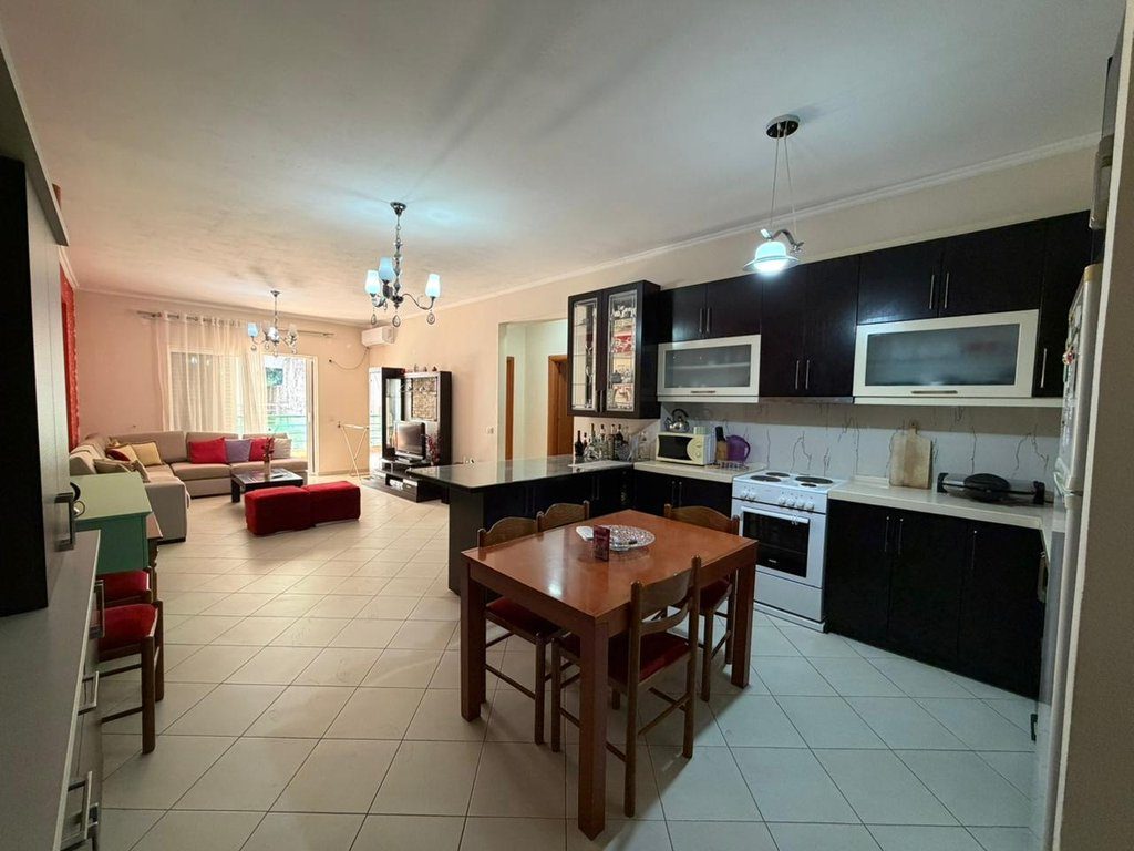 SARANDE, SHESIM APARTAMENT 2+1+2