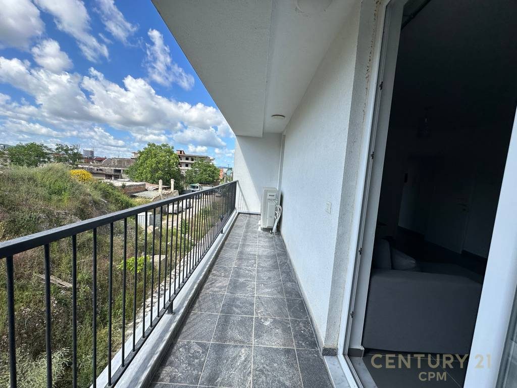 Apartament 2+1 Me Qira Rruga 5 Maji