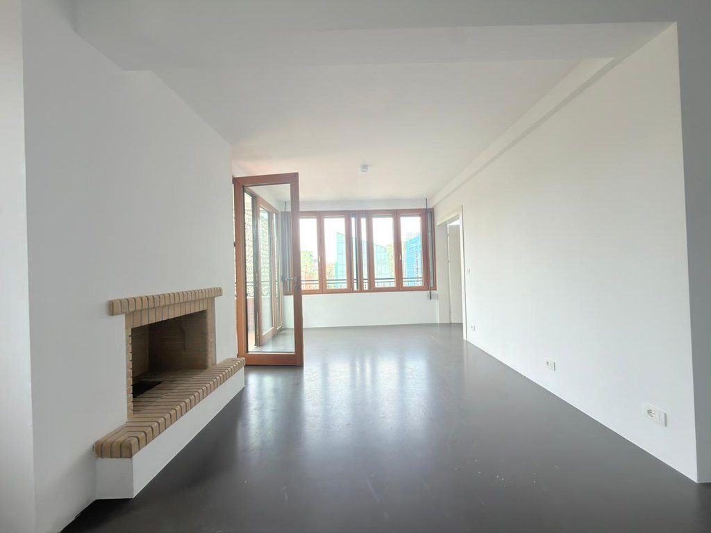 Apartament 1+1 për Shitje në Bllok!