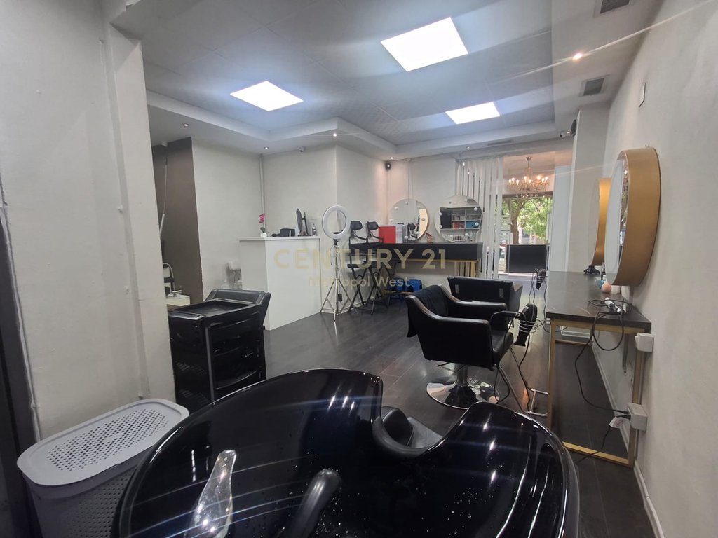 SHITET BIZNESI “Nails, Hair & Make Up Beauty Salon” tek Shkolla e Baletit!