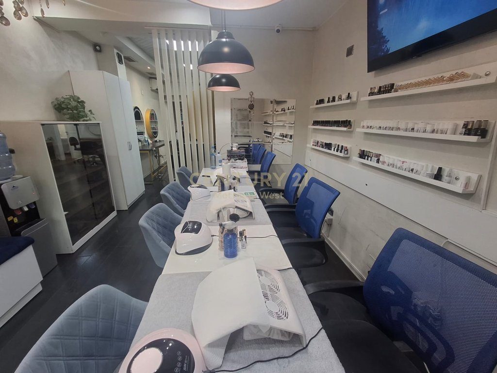 SHITET BIZNESI “Nails, Hair & Make Up Beauty Salon” tek Shkolla e Baletit!
