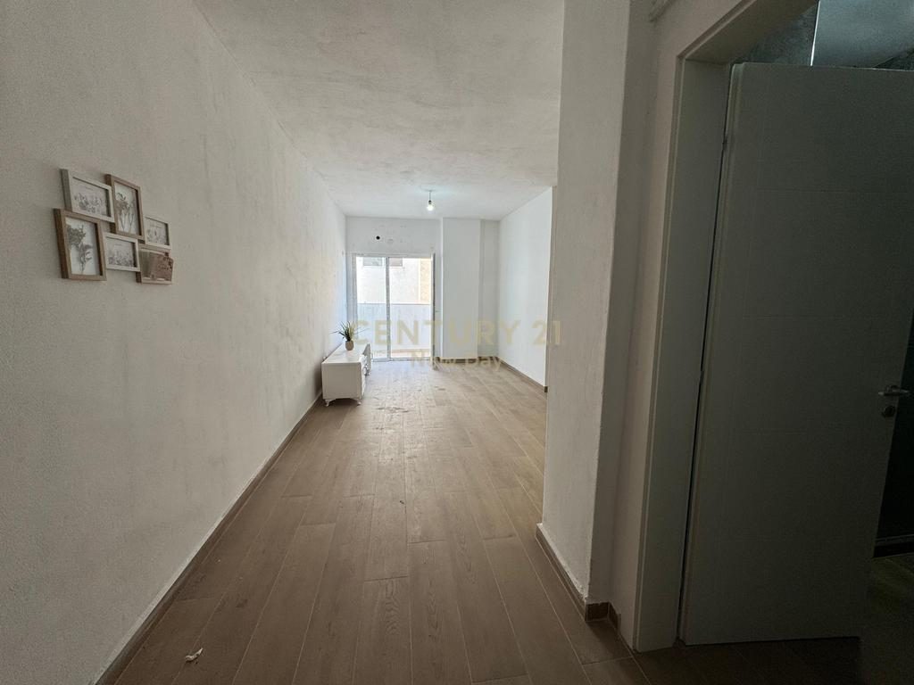 Shitet Apartament 1+1  në Spitalle – Pallat i Ri me Ashensor ! 60.000  Euro