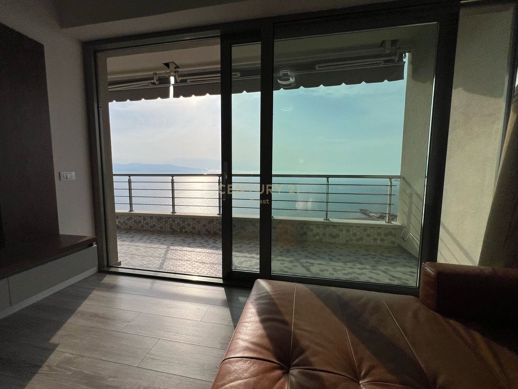 APARTAMENT LUKSOZ 2+1+2 PER QIRA, PAMJE TOTALE DETI NE UJE TE FTOHTE ,VLORE !