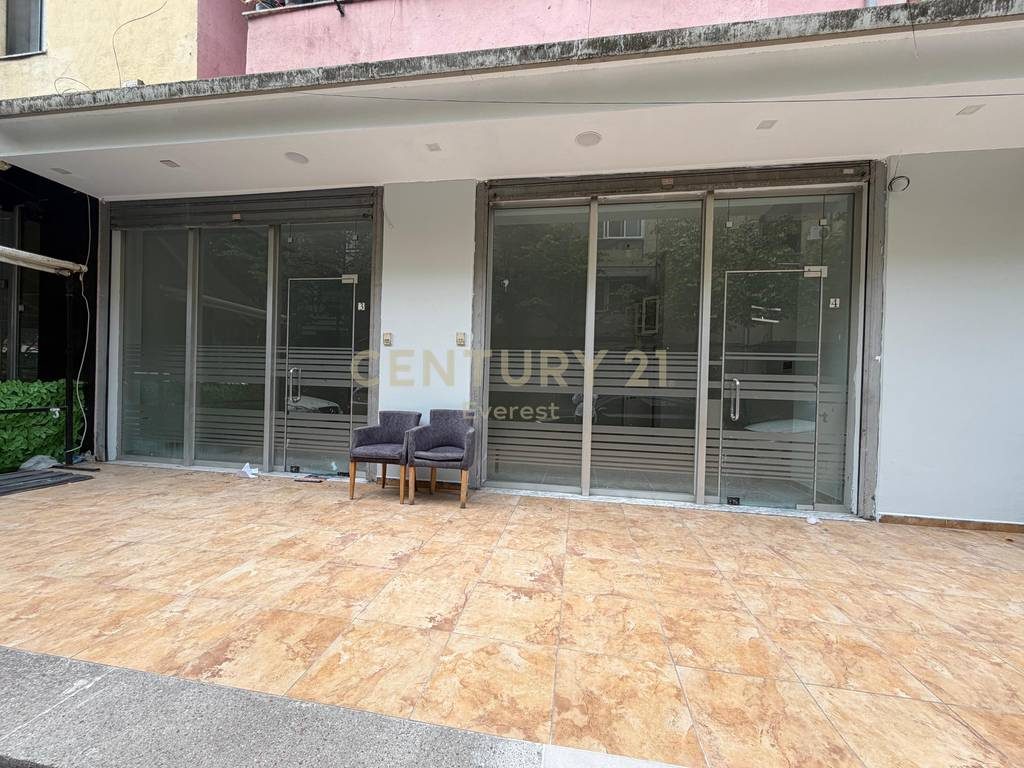 PALLATI ME SHIGJETA, JAPIM ME QIRA AMBIENT KOMERCIAL