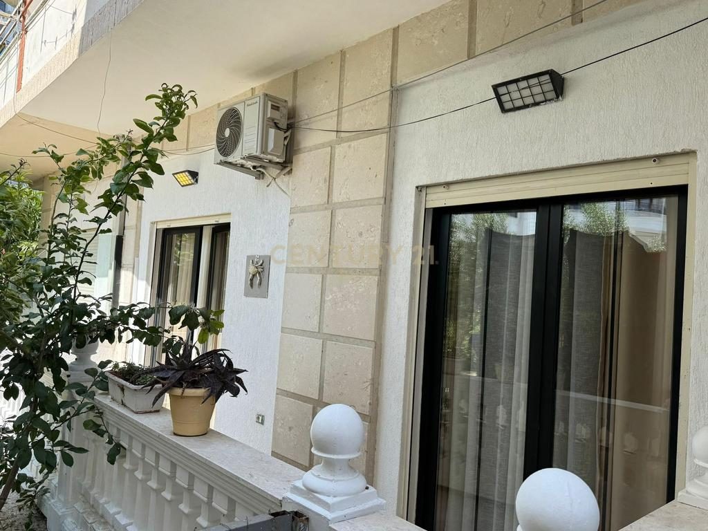 Apartament 1+1 Me Qira prane Grand Blue Fafa,Golem !!!