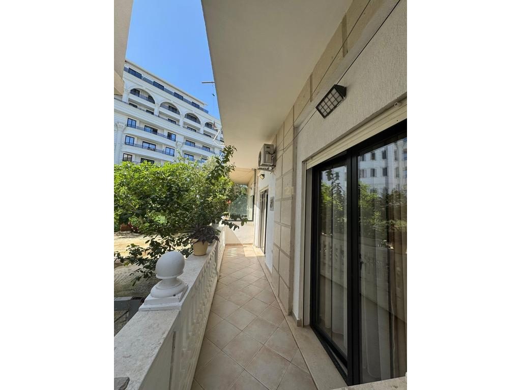 Apartament 1+1 Me Qira prane Grand Blue Fafa,Golem !!!