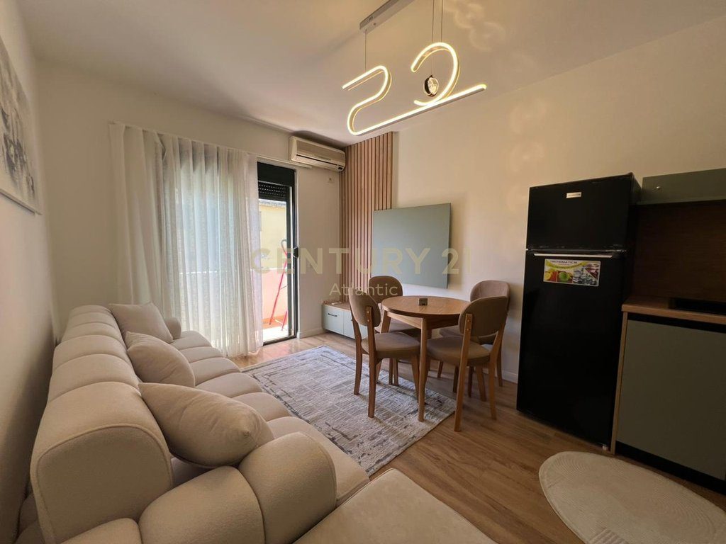 SHITET APARTAMENT 1+1 I MOBILUAR NE GOLEM 58 MILION LEK !