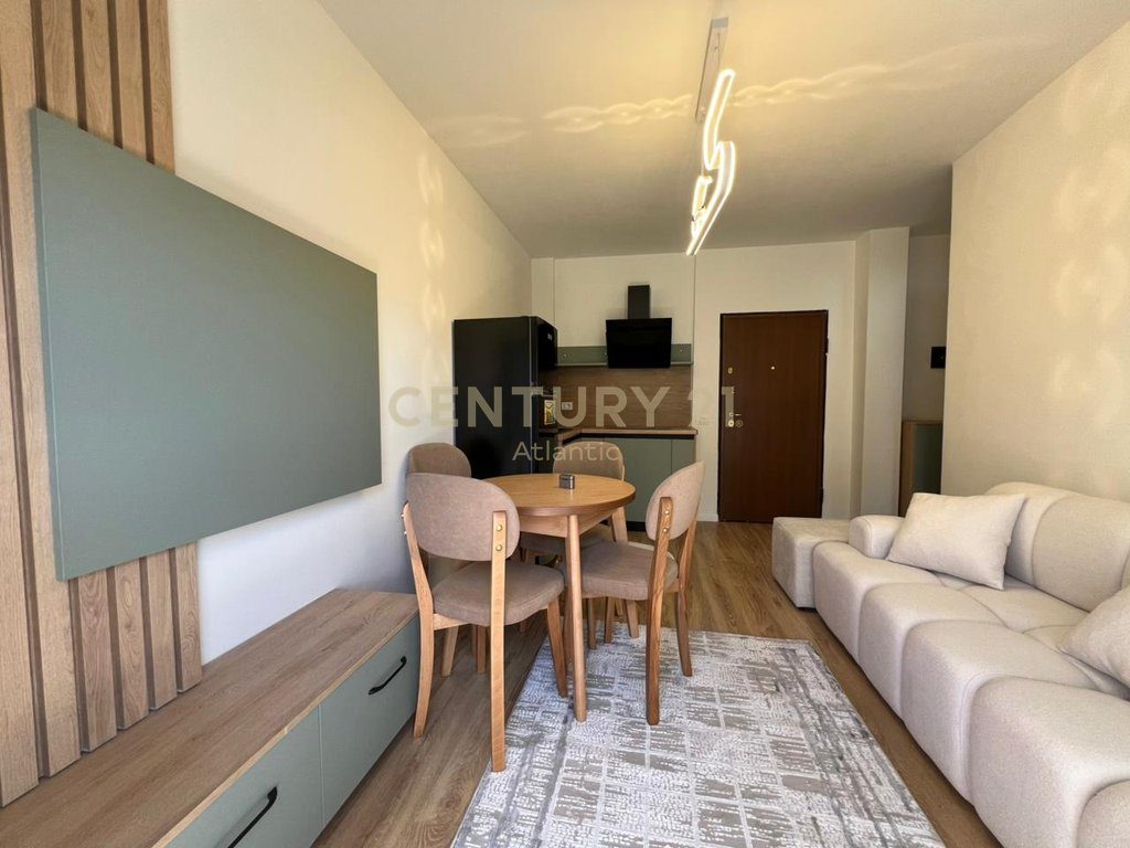 SHITET APARTAMENT 1+1 I MOBILUAR NE GOLEM 58 MILION LEK !