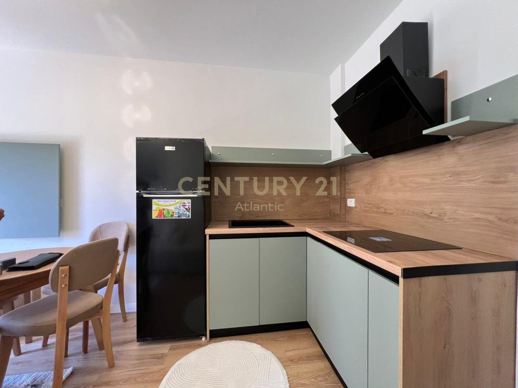 SHITET APARTAMENT 1+1 I MOBILUAR NE GOLEM 58 MILION LEK !
