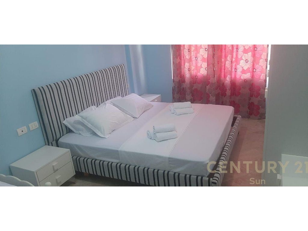 Shitet apartament 1+1 në Lungomare, Vlorë !