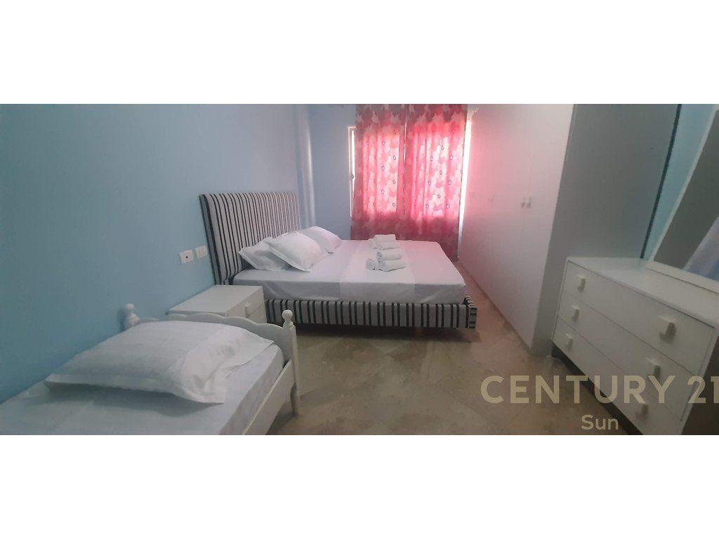 Shitet apartament 1+1 në Lungomare, Vlorë !