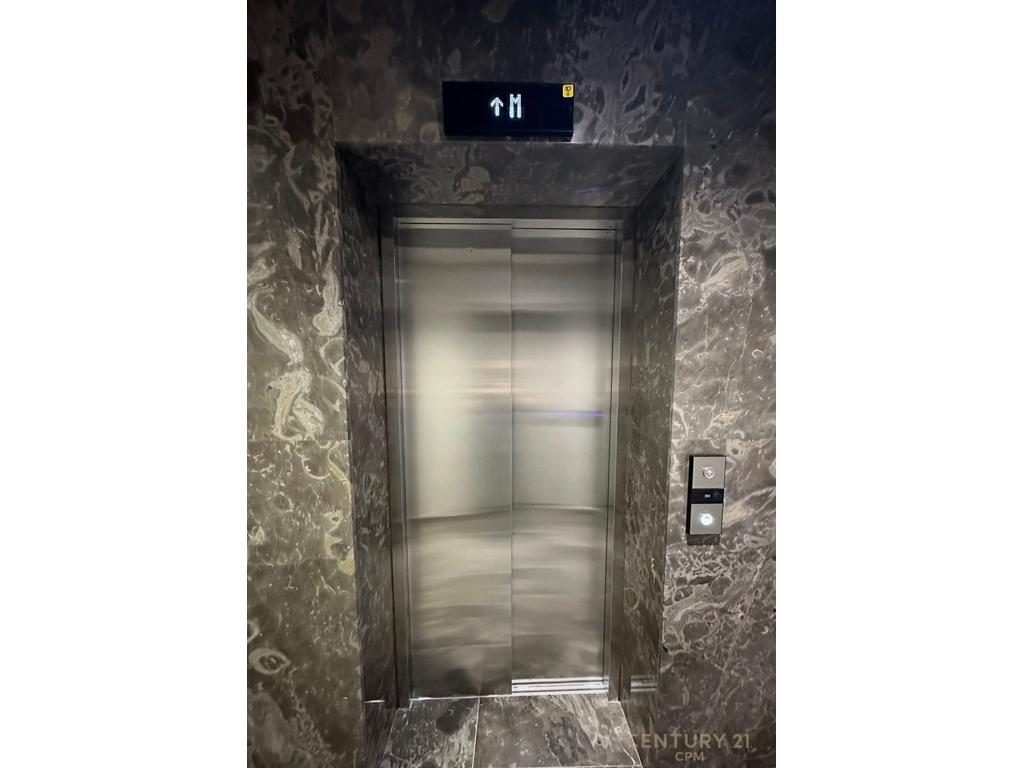 ZYRE ME QIRA 3+1+2+POST PARKIMI TEK GOLDEN TOWER RESIDENCE!