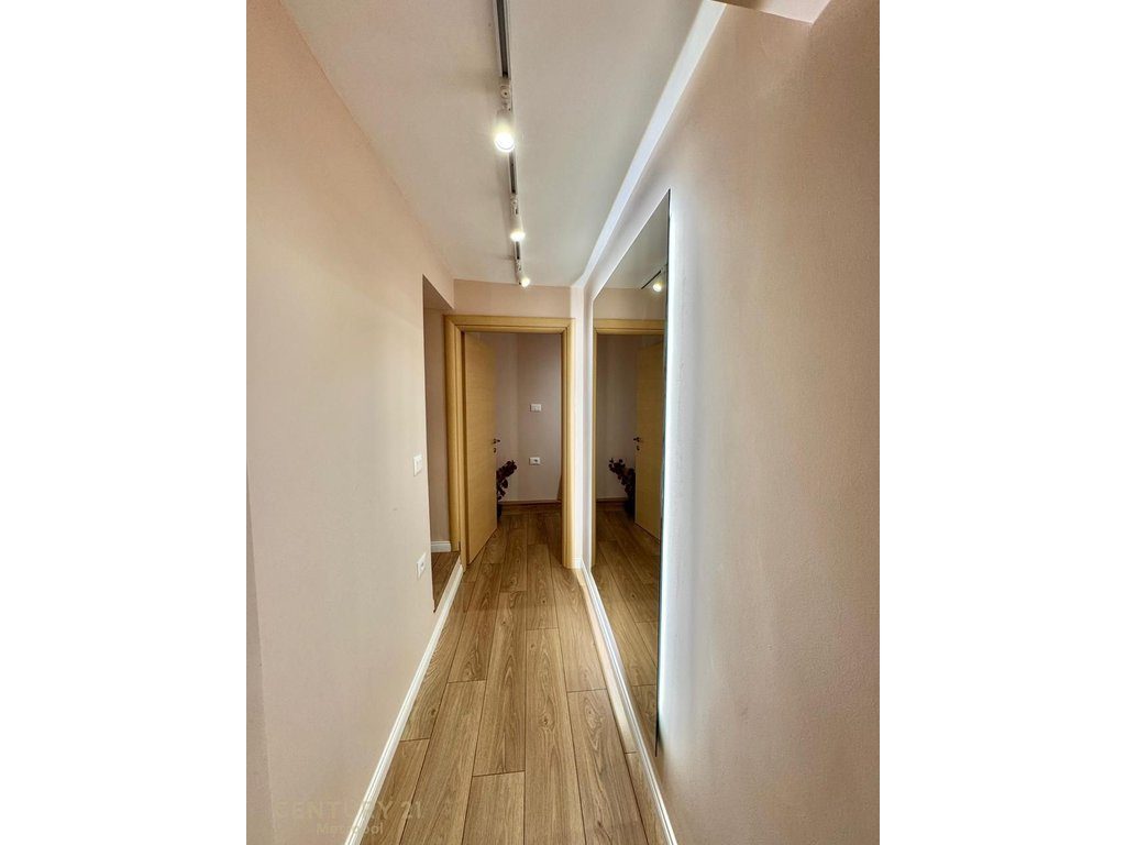 APARTAMENT 2+1 ME VERANDE TE KOMPLEKSI GRAND!