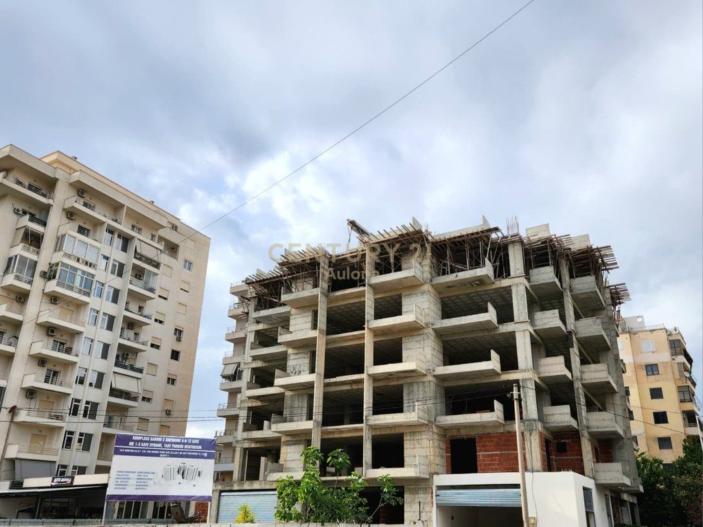 SHITET APARTAMENT 2+1 NE NDERTIM TE PARKU AULONA