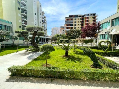 SHITET APARTAMENT 2+1 NE NDERTIM TE PARKU AULONA