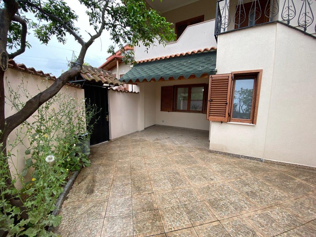 ME QIRA APARTAMENT 1+1 + PARKING RRUGA JORDAN MISJA