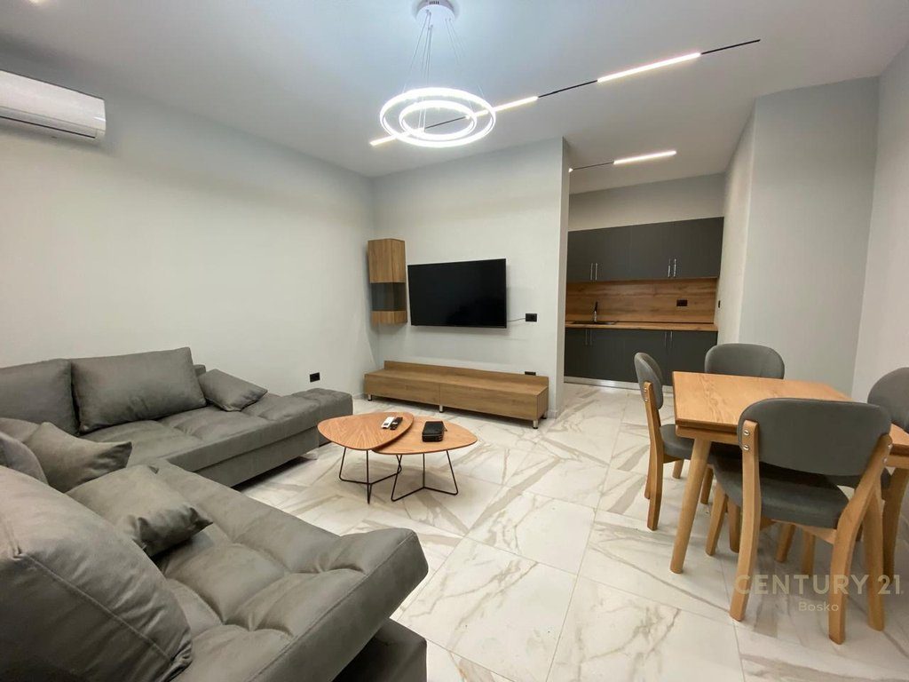 ME QIRA APARTAMENT 1+1 + PARKING RRUGA JORDAN MISJA