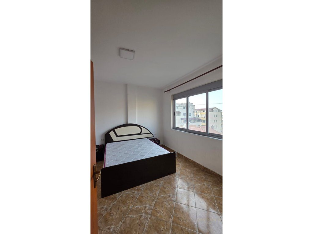 Shitet Apartament 1+1 , Kodra e Diellit