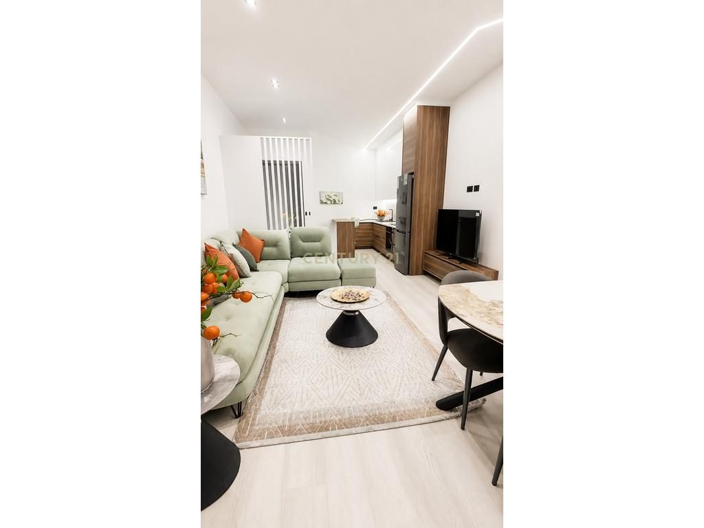 Shitet apartament 1+1 në Lungomare, Vlorë – një mundësi perfekte për banim ose investim!