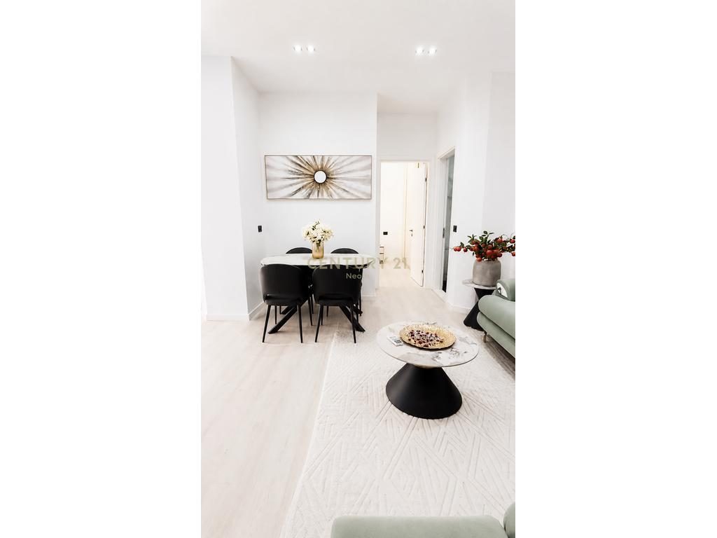 Shitet apartament 1+1 në Lungomare, Vlorë – një mundësi perfekte për banim ose investim!