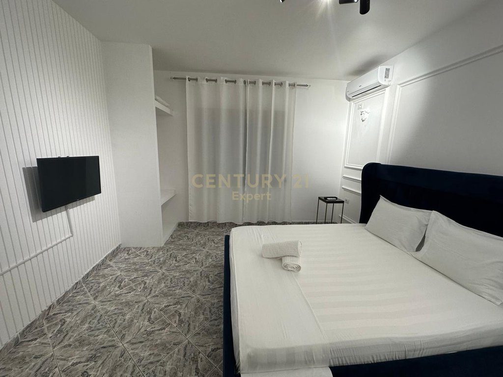 Apartament 1+1+post parkimi per qira në Vlorë