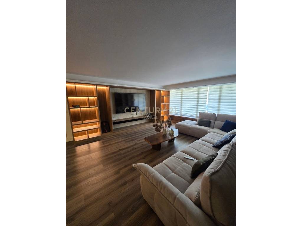 Vilë Luksoze për Shitje në Long Hill Residence – Investim PREMIUM & GATI për Banim