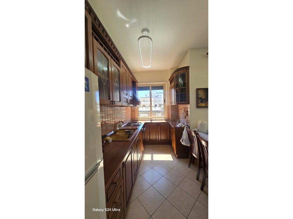 JEPET ME QIRA APARTAMENT 2+1 NE DURRES !!!