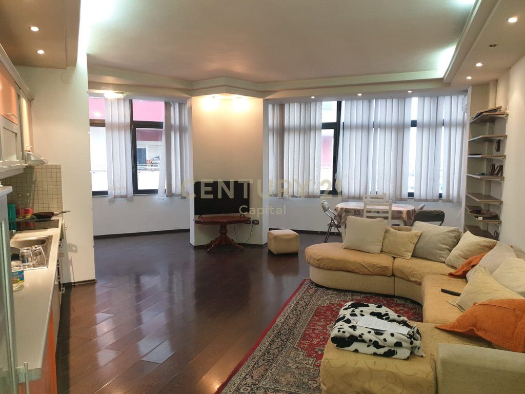 Apartament 2+1 Me Qira te Komuna Parisit (63000 - mijë lekë)