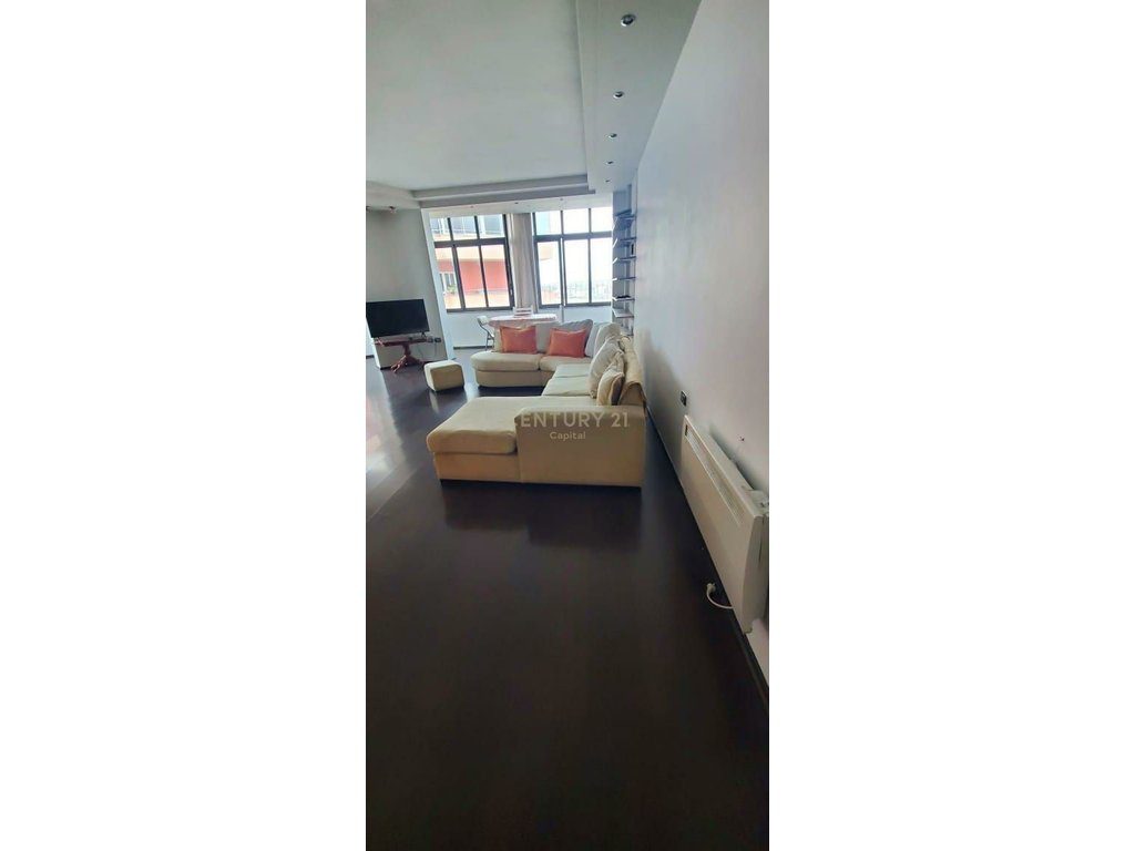 Apartament 2+1 Me Qira te Komuna Parisit (63000 - mijë lekë)