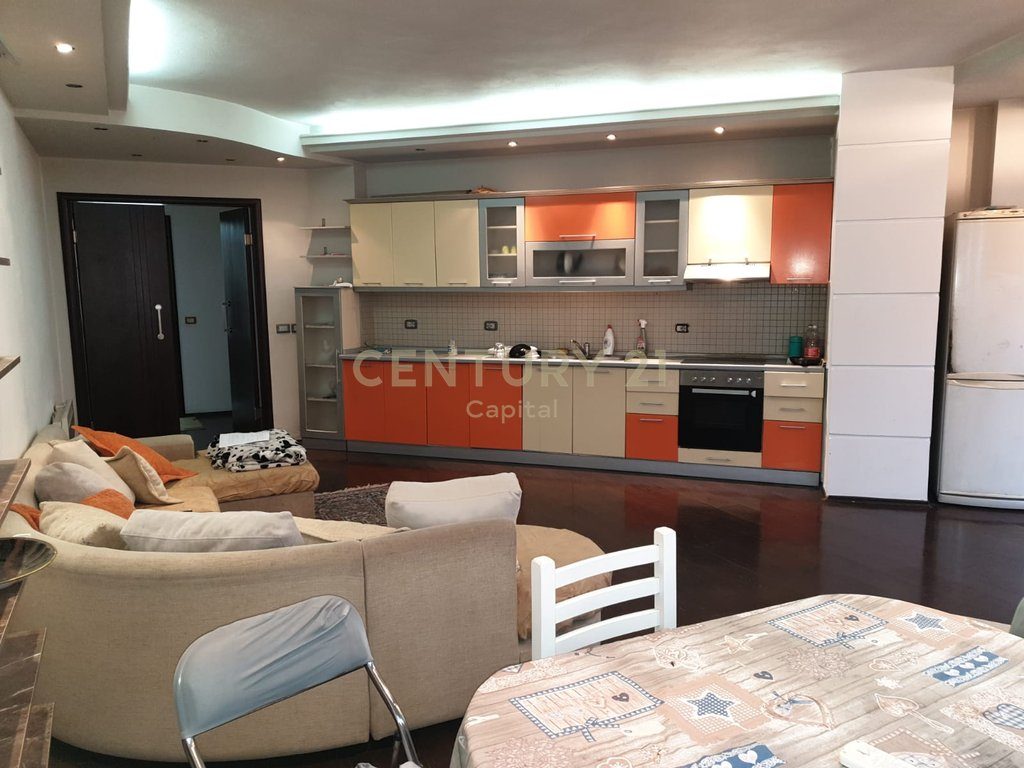 Apartament 2+1 Me Qira te Komuna Parisit (63000 - mijë lekë)